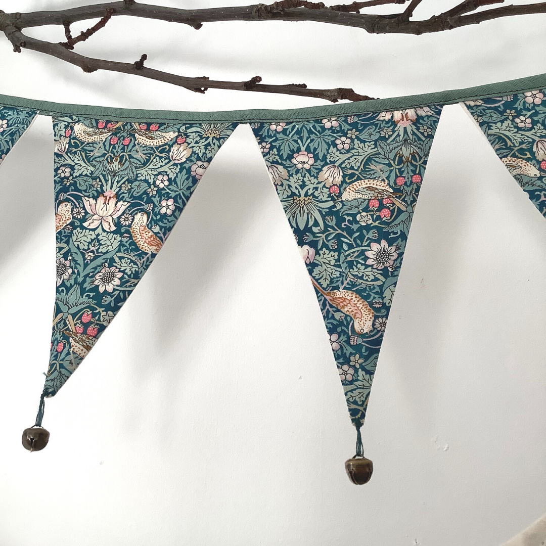 Free Pattern Linen Bunting with Stars
